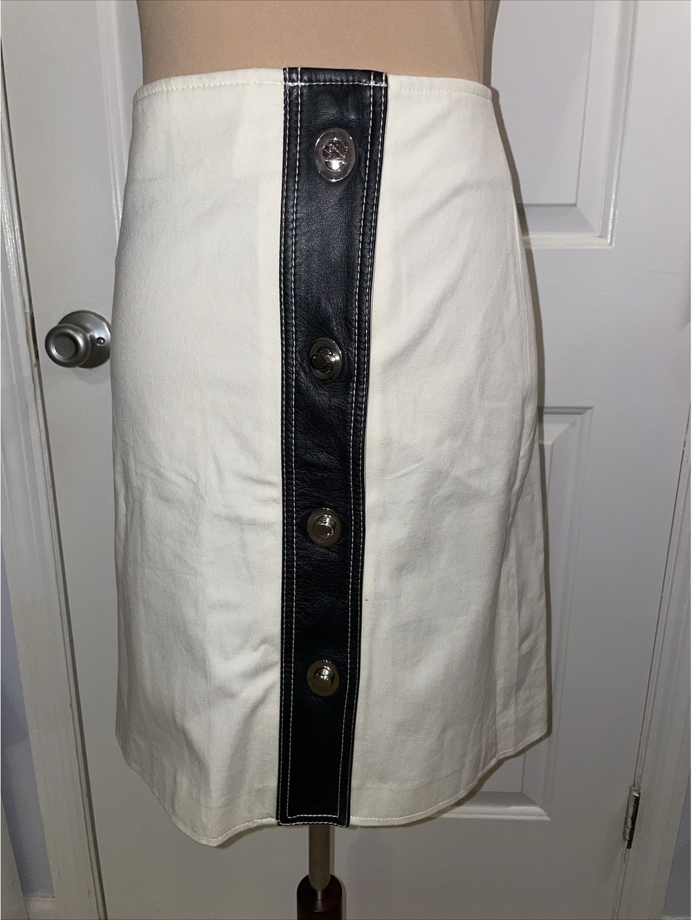 Michael Kors Size 10 Skirt A Line Button Front
